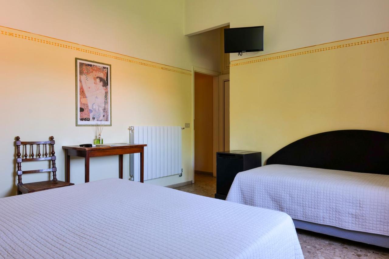 Hotel Club I Pini - Residenza D'Epoca In Versilia Lido di Camaiore Buitenkant foto
