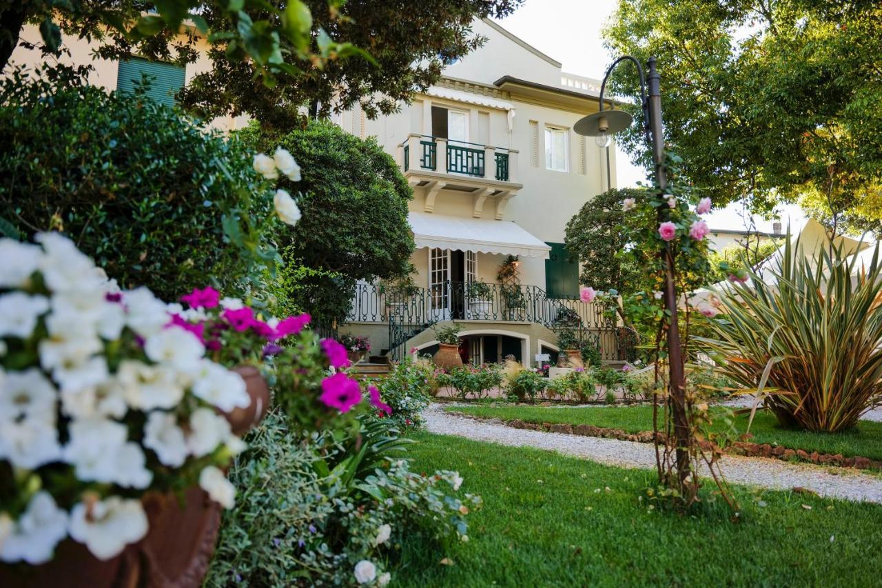 Hotel Club I Pini - Residenza D'Epoca In Versilia Lido di Camaiore Buitenkant foto
