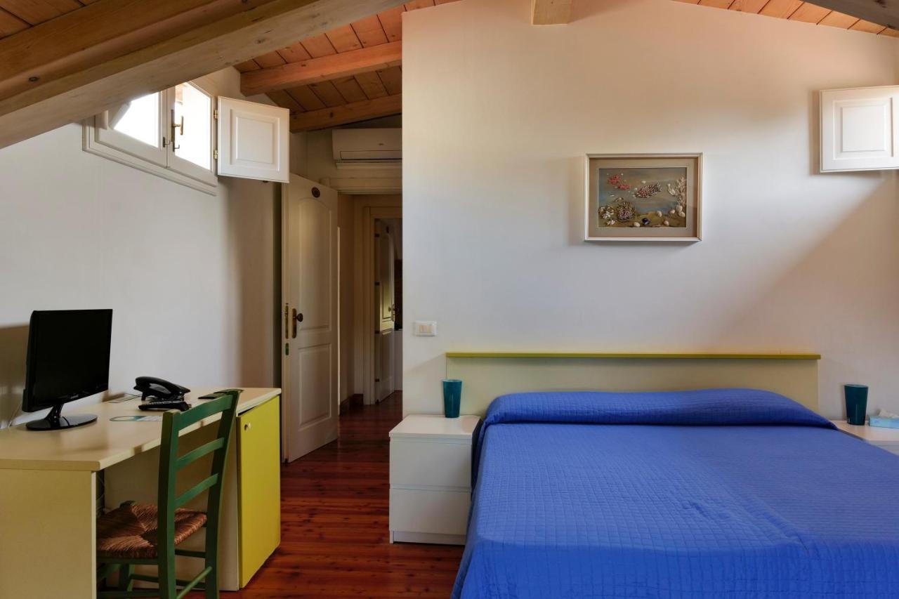 Hotel Club I Pini - Residenza D'Epoca In Versilia Lido di Camaiore Buitenkant foto