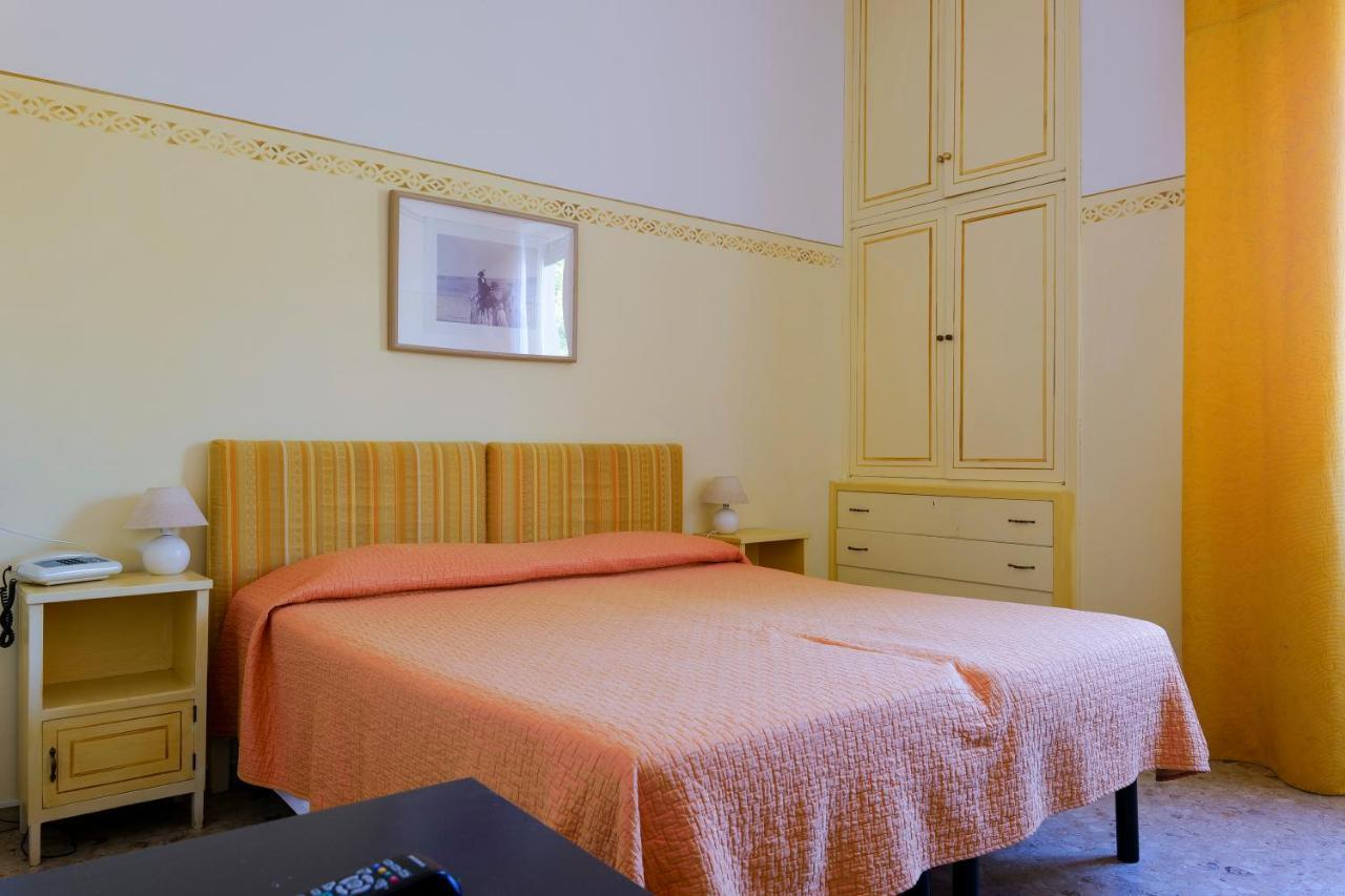 Hotel Club I Pini - Residenza D'Epoca In Versilia Lido di Camaiore Buitenkant foto