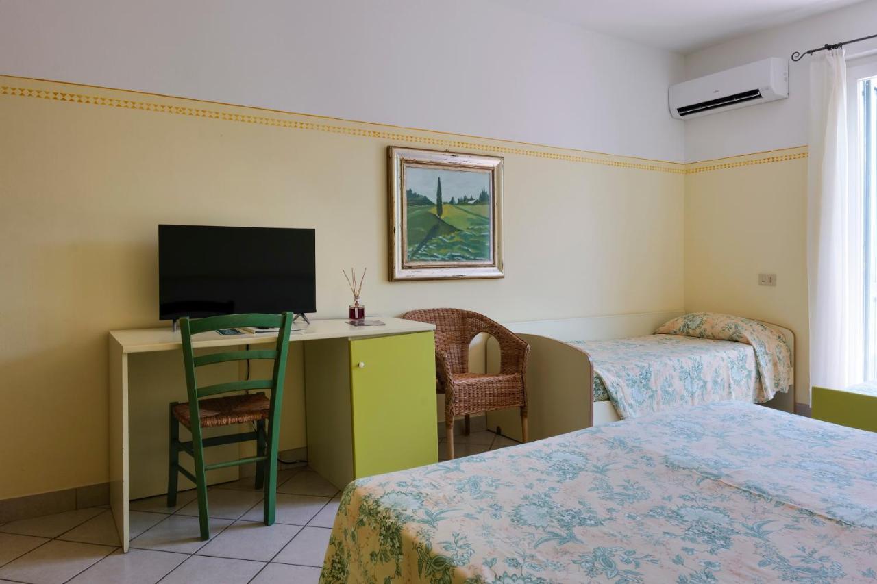 Hotel Club I Pini - Residenza D'Epoca In Versilia Lido di Camaiore Buitenkant foto