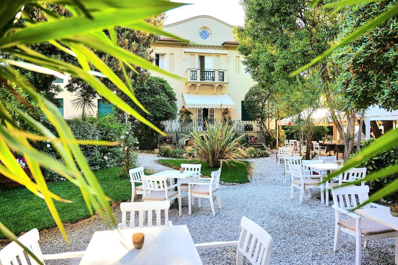 Hotel Club I Pini - Residenza D'Epoca In Versilia Lido di Camaiore Buitenkant foto